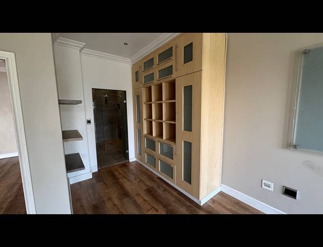 4 BEDROOM APARTMENT FOR SALE IN ESSENWOOD